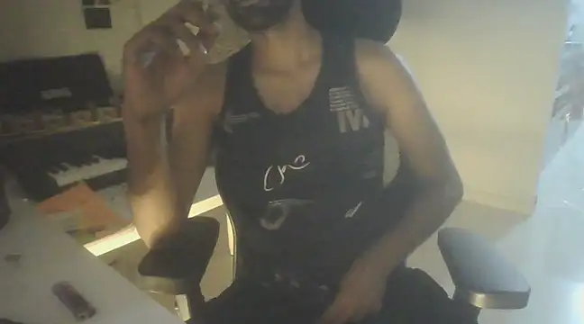 dominanthubby online show from December 2024 07:28:01 PM