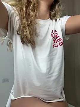 cuteluci  online show from April 2026 01:07:01 PM