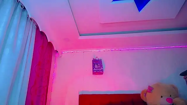 NahomiCamper online show from March 2026 10:21:02 PM