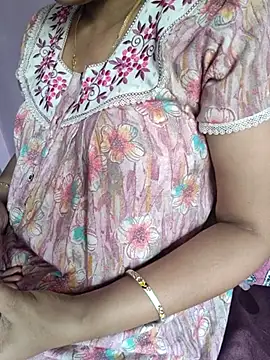 Snapshot of samitasharma chatting on November 2025 04:59:01 AM samitasharma online show from November 2025 04:59:01 AM