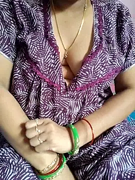 Snapshot of samitasharma chatting on November 2025 05:07:01 AM samitasharma online show from November 2025 05:07:01 AM