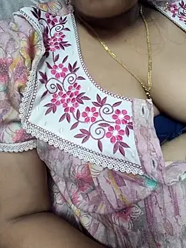 Snapshot of samitasharma chatting on November 2025 04:06:01 PM samitasharma online show from November 2025 04:06:01 PM