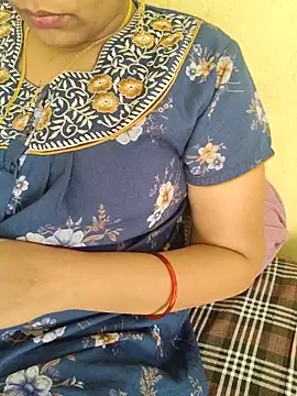 Snapshot of samitasharma chatting on November 2025 04:50:02 AM samitasharma online show from November 2025 04:50:02 AM