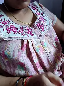Snapshot of samitasharma chatting on June 2026 04:59:02 AM samitasharma online show from June 2026 04:59:02 AM