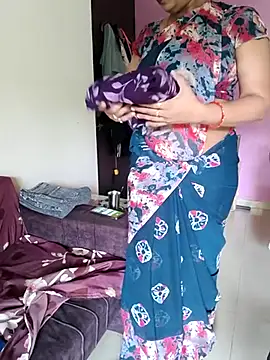Snapshot of samitasharma chatting on July 2026 06:18:02 AM samitasharma online show from July 2026 06:18:02 AM