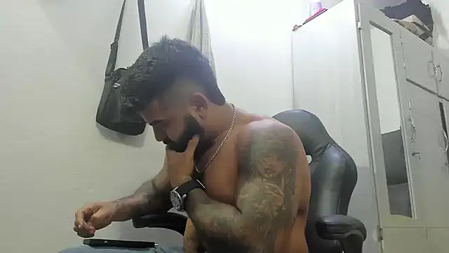 Lyon vach online show from January 2025 06:58:02 PM