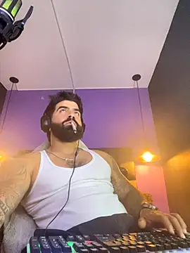 Lyon vach online show from October 2025 07:34:01 PM