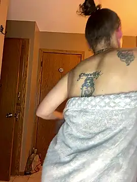 Snapshot of JusticeXXX68 chatting on December 2024 01:25:01 AM JusticeXXX68 online show from December 2024 01:25:01 AM