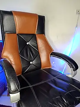 Snapshot of Black-Pearll chatting on February 2025 02:56:02 PM Black-Pearll online show from February 2025 02:56:02 PM