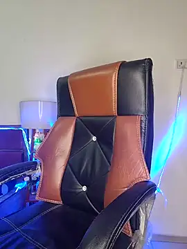 Snapshot of Black-Pearll chatting on February 2025 05:45:01 PM Black-Pearll online show from February 2025 05:45:01 PM