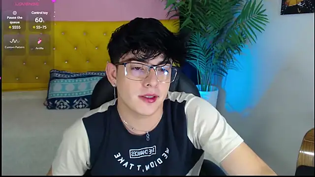 Snapshot of nolan_twink1 chatting on January 2025 05:43:02 PM nolan twink1 online show from January 2025 05:43:02 PM