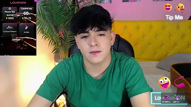 Snapshot of nolan_twink1 chatting on January 2025 05:53:01 PM nolan twink1 online show from January 2025 05:53:01 PM