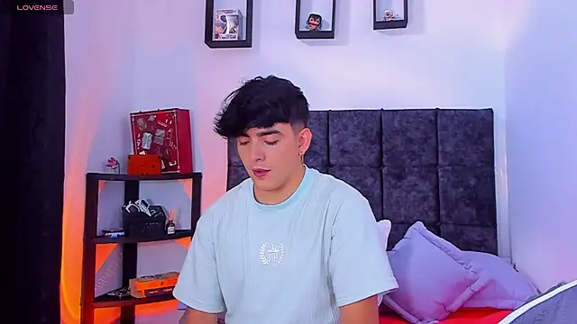 Snapshot of nolan_twink1 chatting on October 2025 03:21:02 PM nolan twink1 online show from October 2025 03:21:02 PM