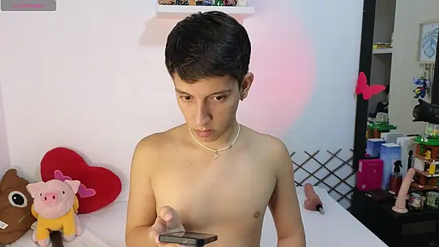 milky  boy  online show from January 2026 04:17:02 AM