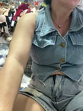 Snapshot of Cesywet chatting on September 2025 04:45:02 AM Cesywet online show from September 2025 04:45:02 AM