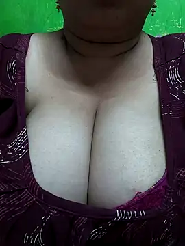 Snapshot of Rinki_Guptaa chatting on February 2025 06:10:02 PM Rinki Guptaa online show from February 2025 06:10:02 PM