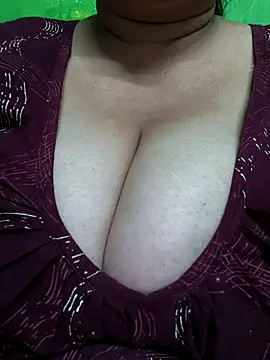 Snapshot of Rinki_Guptaa chatting on February 2025 07:03:02 PM Rinki Guptaa online show from February 2025 07:03:02 PM