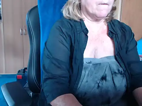 Snapshot of _sunshine__ chatting on June 2026 06:12:02 AM sunshine online show from June 2026 06:12:02 AM