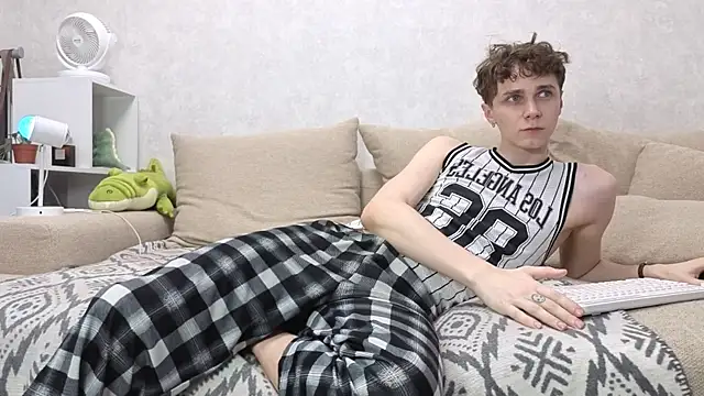 aqualidolly online show from December 2024 05:38:02 AM