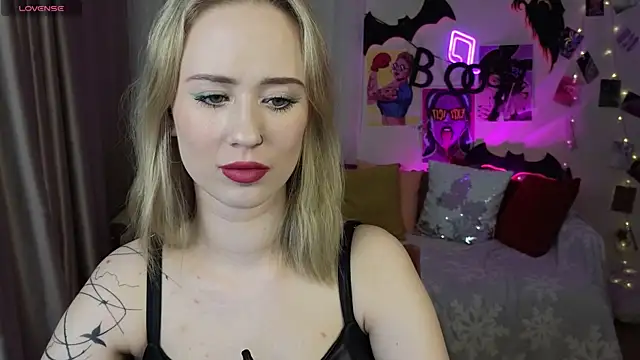 SashaBrooks online show from November 2025 01:35:02 PM