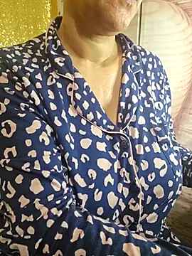 Foxlady2271 online show from February 2025 08:21:01 AM