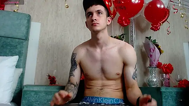 JacksonOlsenn online show from February 2025 10:43:01 PM