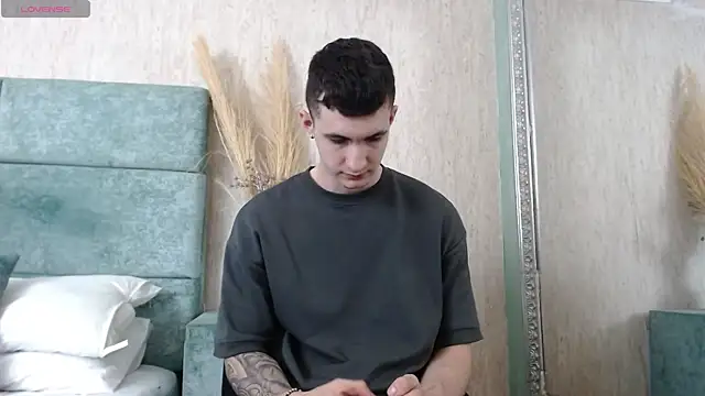 JacksonOlsenn online show from March 2025 03:45:01 AM