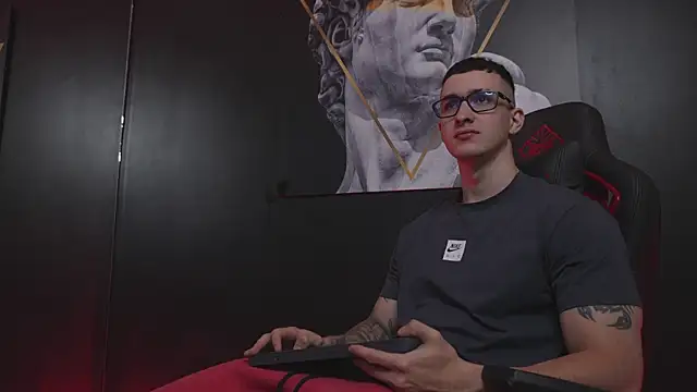 JacksonOlsenn online show from November 2025 11:05:01 PM