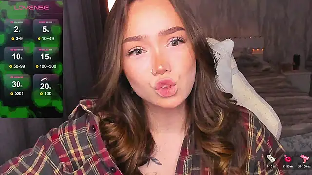 Snapshot of Evia_r0se chatting on June 2026 10:07:01 AM Evia r0se online show from June 2026 10:07:01 AM