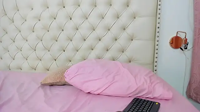 Snapshot of Kim_Eli chatting on February 2025 10:55:01 PM Kim Eli online show from February 2025 10:55:01 PM