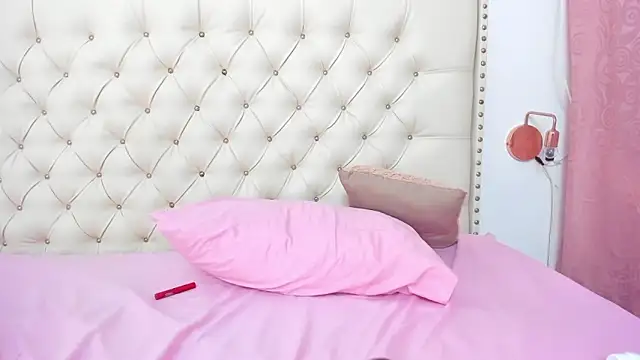 Snapshot of Kim_Eli chatting on February 2025 01:54:01 AM Kim Eli online show from February 2025 01:54:01 AM