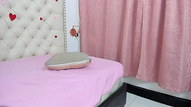 Snapshot of Kim_Eli chatting on February 2025 01:54:02 AM Kim Eli online show from February 2025 01:54:02 AM