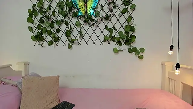 Snapshot of Kim_Eli chatting on February 2026 07:45:01 PM Kim Eli online show from February 2026 07:45:01 PM