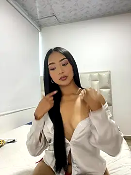 Snapshot of SOPHIACANDY19_ chatting on November 2025 10:32:01 PM SOPHIACANDY19 online show from November 2025 10:32:01 PM