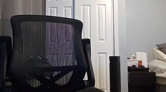 Snapshot of overaveragefreak4you chatting on December 2024 11:00:01 AM overaveragefreak4you online show from December 2024 11:00:01 AM