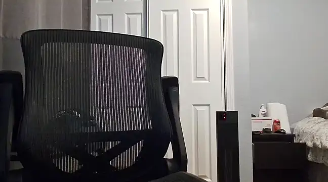 Snapshot of overaveragefreak4you chatting on December 2024 02:06:01 PM overaveragefreak4you online show from December 2024 02:06:01 PM