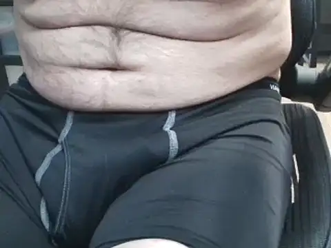 Snapshot of overaveragefreak4you chatting on December 2024 08:26:01 AM overaveragefreak4you online show from December 2024 08:26:01 AM