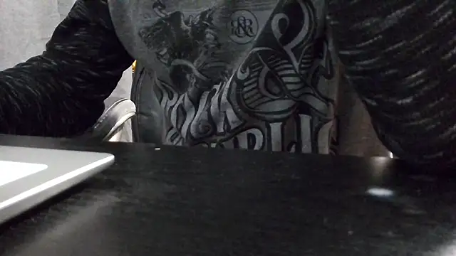 Snapshot of overaveragefreak4you chatting on February 2025 04:14:01 AM overaveragefreak4you online show from February 2025 04:14:01 AM