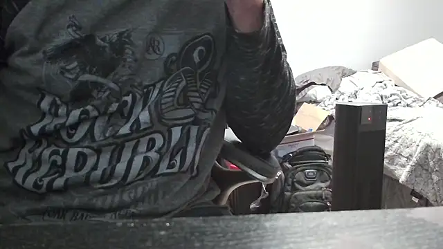 Snapshot of overaveragefreak4you chatting on February 2025 07:52:01 AM overaveragefreak4you online show from February 2025 07:52:01 AM