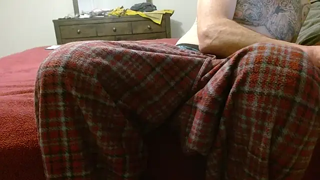 Snapshot of overaveragefreak4you chatting on February 2025 05:01:01 AM overaveragefreak4you online show from February 2025 05:01:01 AM