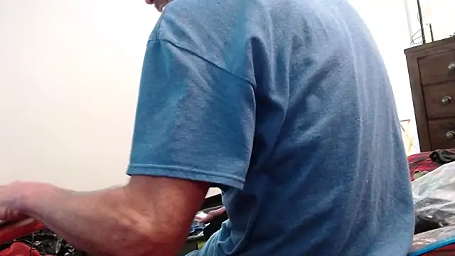 Snapshot of overaveragefreak4you chatting on March 2025 09:27:02 PM overaveragefreak4you online show from March 2025 09:27:02 PM