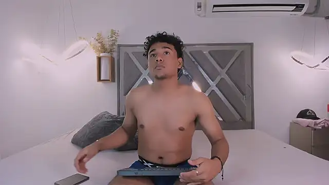 mia and masterboy online show from October 2025 08:10:01 AM