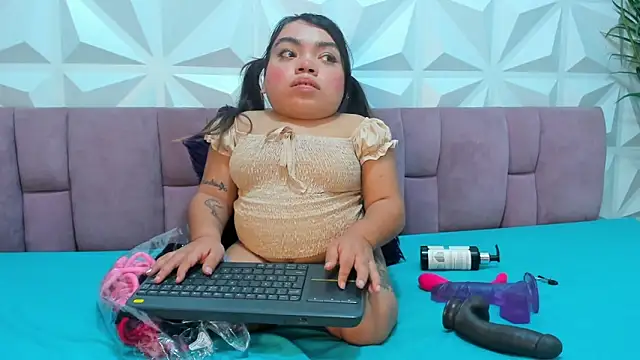 Michelle Brooks online show from January 2025 08:33:02 PM