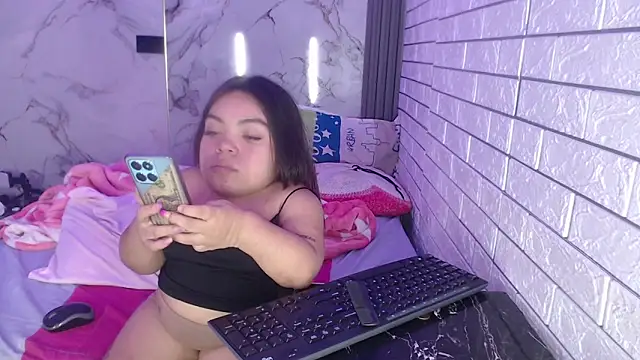 Michelle Brooks online show from March 2025 04:26:01 AM