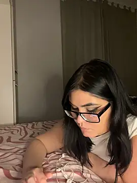 alexaandreea99 online show from December 2024 01:07:01 AM