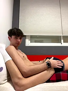 Adriiann  21 online show from December 2025 10:03:01 PM