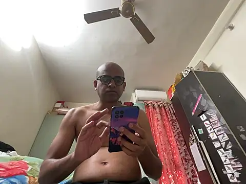 Snapshot of SammyChocolateIndian chatting on February 2025 07:56:02 AM SammyChocolateIndian online show from February 2025 07:56:02 AM