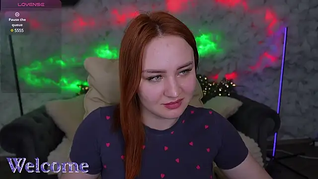 Snapshot of LovelyBell chatting on February 2025 12:55:01 PM LovelyBell online show from February 2025 12:55:01 PM