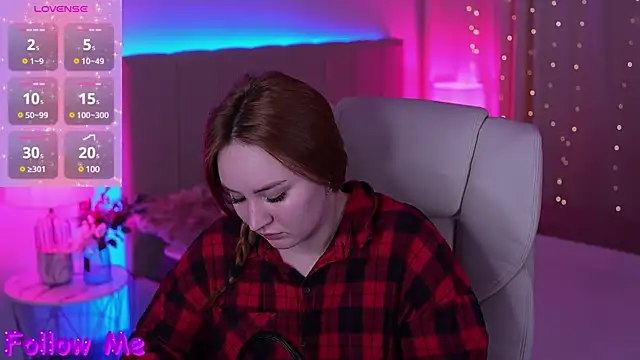 Snapshot of LovelyBell chatting on March 2025 06:58:01 AM LovelyBell online show from March 2025 06:58:01 AM