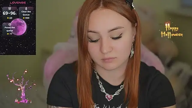 Snapshot of LovelyBell chatting on October 2025 02:31:01 PM LovelyBell online show from October 2025 02:31:01 PM